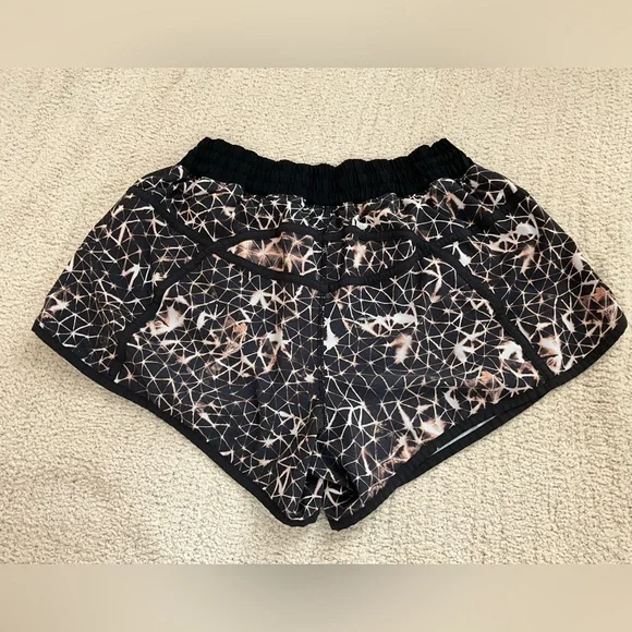 Lululemon Women's Tracker Short 4-Way Stretch Shorts Star Crushed Black, 10 - Picture 2 of 5